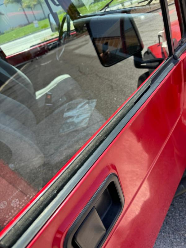 Jeep Wrangler - 4.0L 6 CYLINDRES rouge